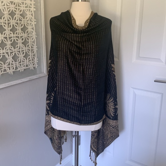 Pashmina shawl black and tan/gold - Picture 4 of 6